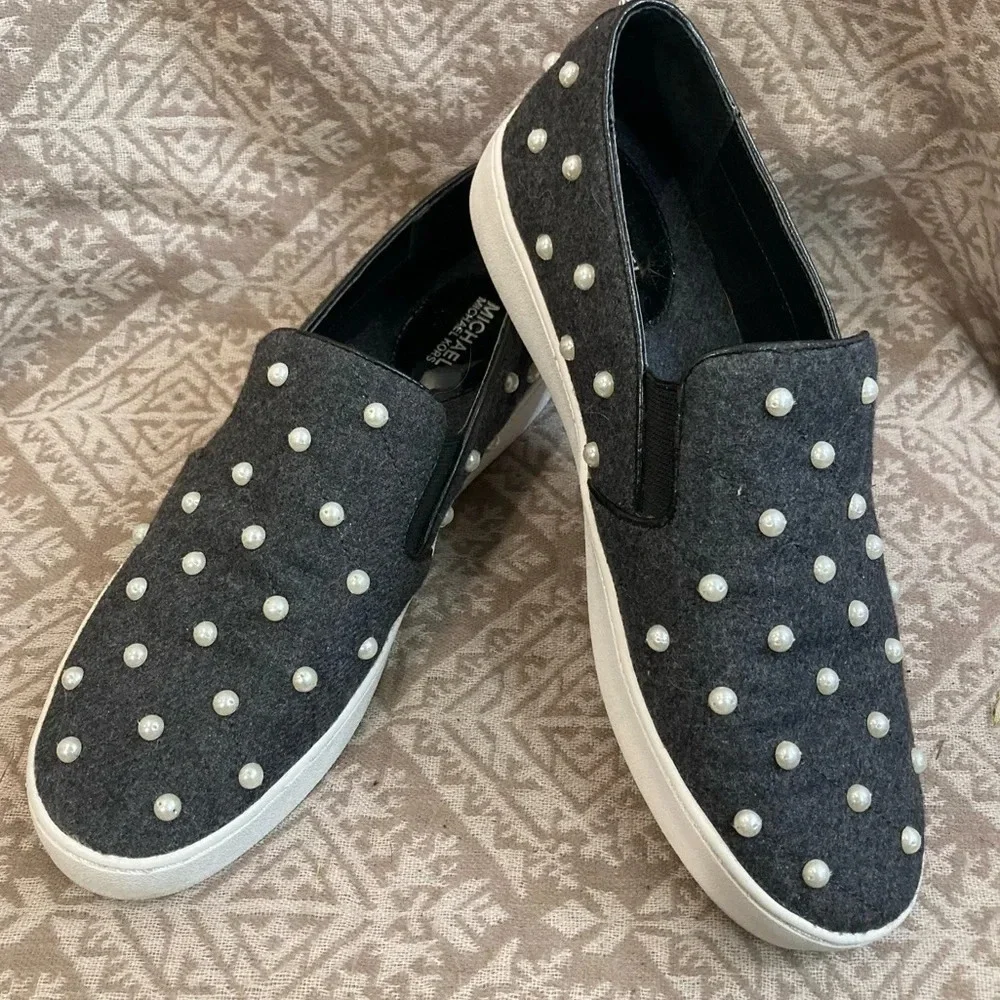 MICHAEL KORS Sz 8.5 Canvass Pearl Studded Rubber Sole Slip On Sneakers Shoes - Picture 1 of 10